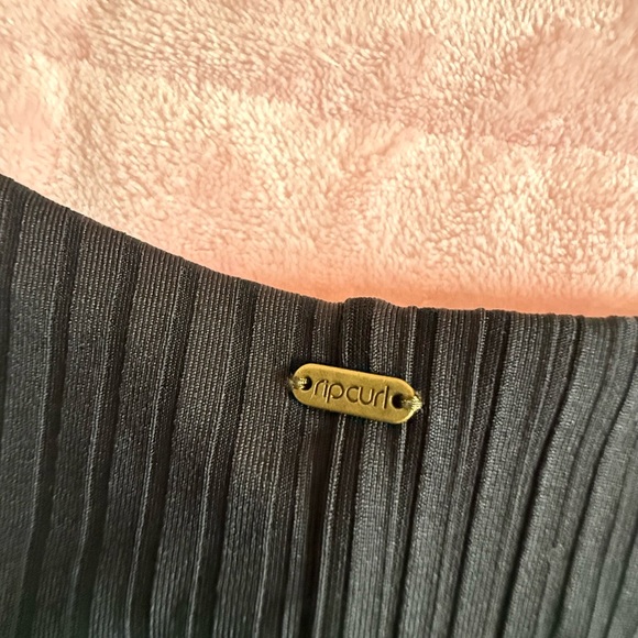 Black Ribbed Bikini Set - Picture 5 of 9